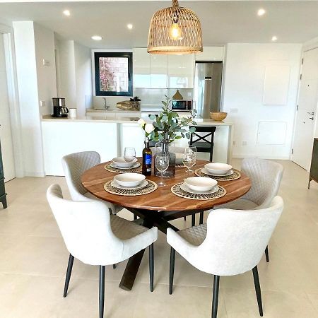 פואנגירולה Luxury 3 Bedroom Apartment 300M From The Beach מראה חיצוני תמונה