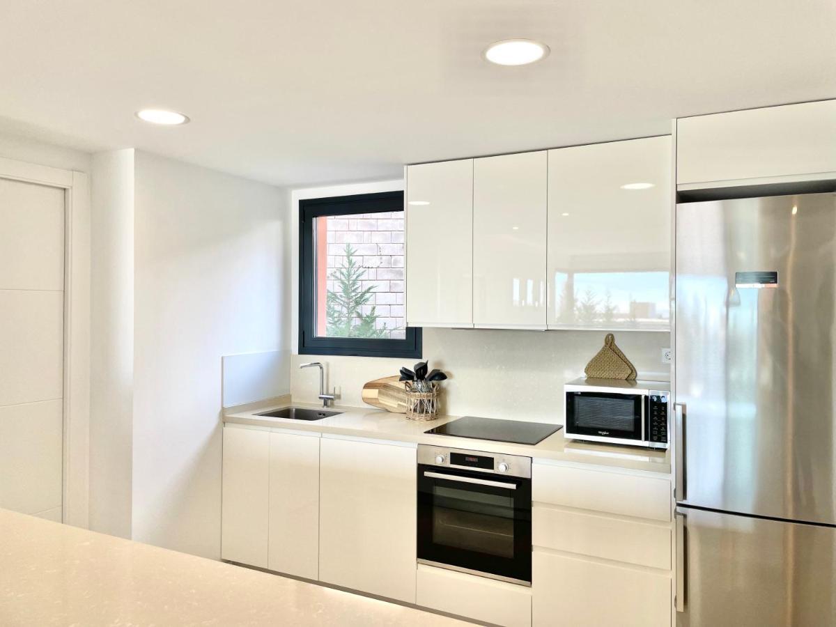 פואנגירולה Luxury 3 Bedroom Apartment 300M From The Beach מראה חיצוני תמונה