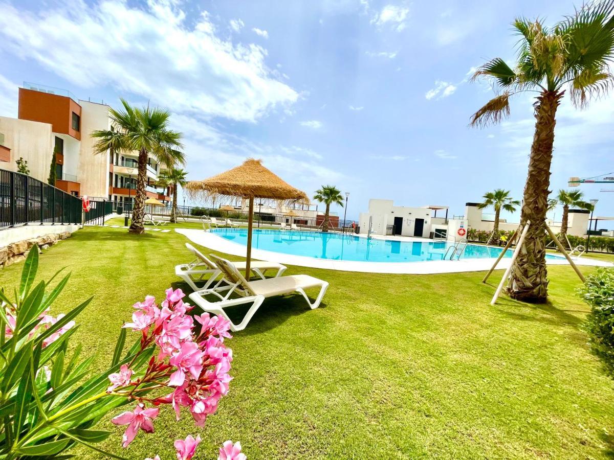 פואנגירולה Luxury 3 Bedroom Apartment 300M From The Beach מראה חיצוני תמונה