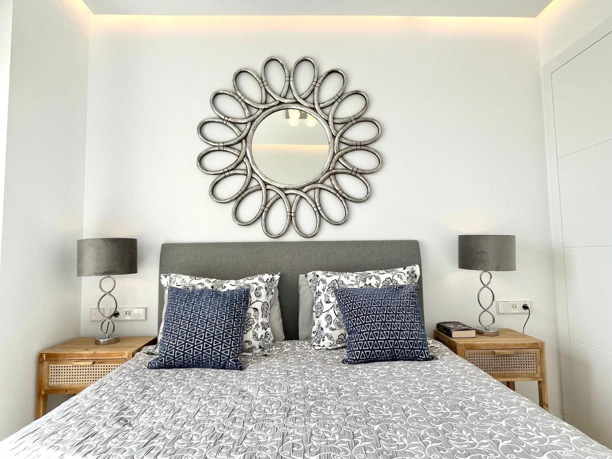 פואנגירולה Luxury 3 Bedroom Apartment 300M From The Beach מראה חיצוני תמונה