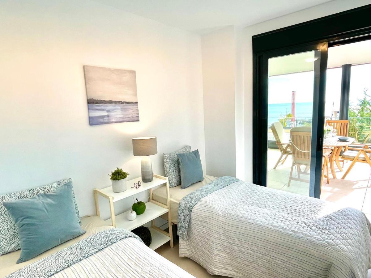 פואנגירולה Luxury 3 Bedroom Apartment 300M From The Beach מראה חיצוני תמונה